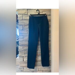 Under Armour Women's Size 2 Navy Elastic Waist Links Golf Pants Style 1357810